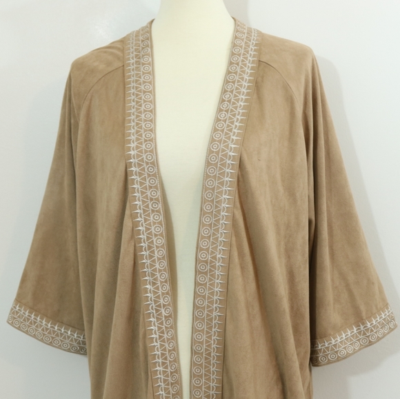 Chloah Tan Embroidered Fringe  Boho Kimono - Picture 6 of 12